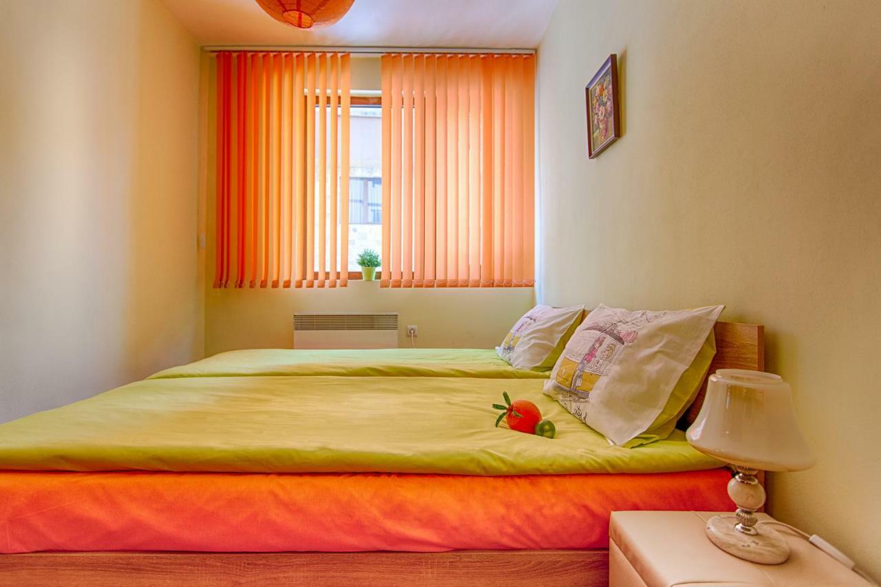 Green Orange Apartment 반스코 외부 사진